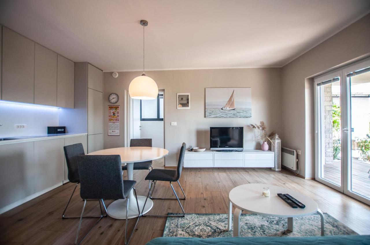 Sea View Apartments Debeli Rtic アンカラン エクステリア 写真